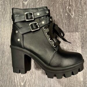FOREADA Chunky Heel Combat Boots – Black, Size 8.5 (Brand New)